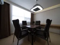 長安・希辰TechFeel智能奢品飯店（阿房宮南地鐵站西鹹吾悅廣場店） 王寺附近的飯店