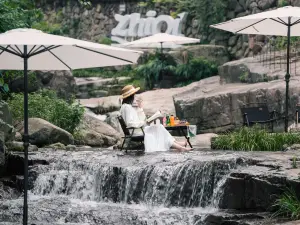 Only this fairyland, riverside sojourn designer art villa mountain lodging