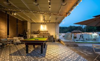 Yanfengwai Homestay (Zhujiajian Scenic Area)