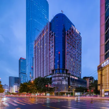 Crescent Moon Hotel (Chengdu Chunxi Road Tianfu Square Station)