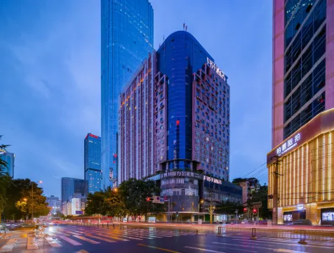 Crescent  M00n Hotel (Chengdu Chunxi Road Tianfu Square Metro Station)