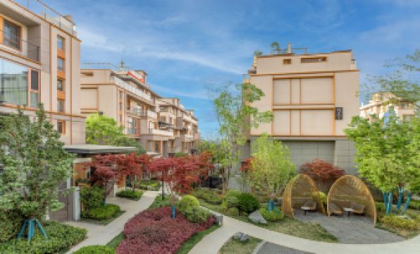 Yunding Youshan Sitang Diesu B&B