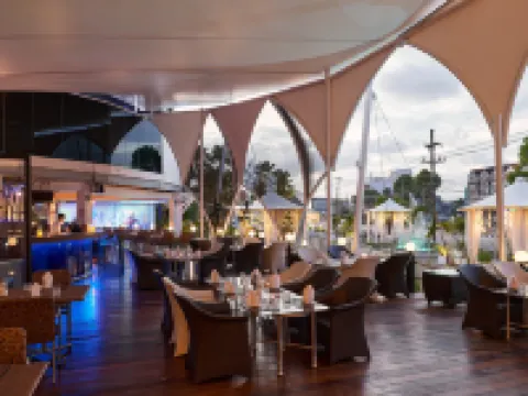 ルア ラサダー ホテル トランのホテル