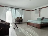 Nakuru Bamboo Hut Guest house - balcony