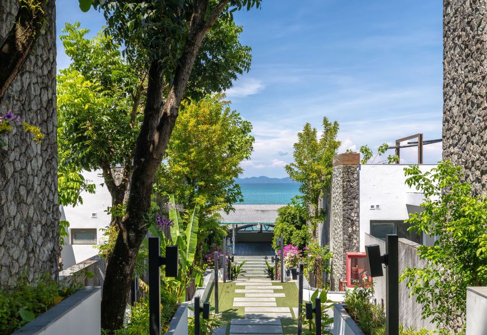 푸켓 문릿 베이 리조트 인피니티 풀