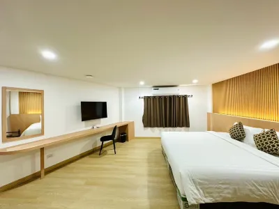 더 코지 77 Bangkok River Marina 주변 호텔