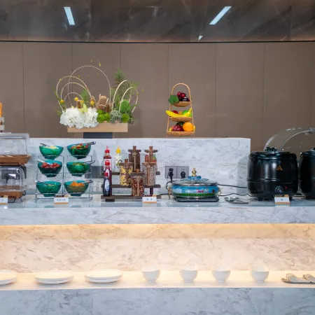 Elong International Hotel (Ordos Wushenqi Government Affairs Center Branch)
