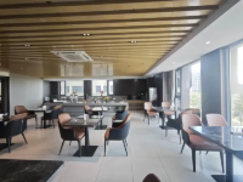 Bowie Holiday lnn (Hainan International Convention  Center Store)