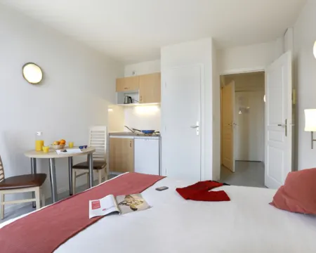 ヴァカンセオール - レ ドゥミール シャンペノワ エペルネーのホテル