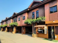 Hi-end hotel sriracha