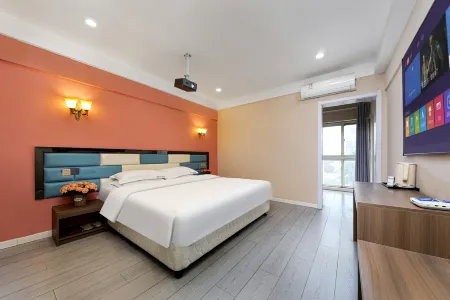 Zhengzhou Xinhaitian Business Hotel (Henan Engineering College Branch) Отели рядом с достопримечательностью «College of Information & Business， Zhongyuan University of Technology»