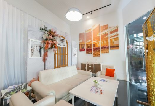 4. 해리스 호텔 &..