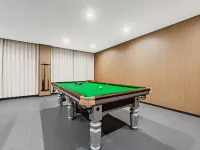โรงแรม ฮอลิเดย์ ว่านหนิง โรงแรมในเสอเซียน