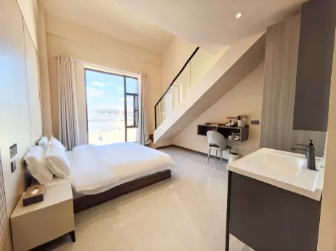 Rushan Rusu Homestay (Sailimu Lake East Gate Visitor Center)