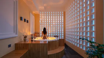 枕畔·樸居養心苑·硯湖祕境丨古法・私湯滌塵・梵音設計師溫泉飯店 瑪御谷溫泉小鎮附近的飯店