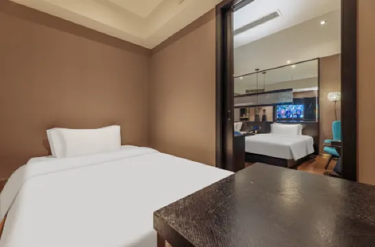 Crystal Orange Guangzhou Baiyun Airport