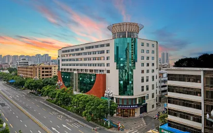 LAVANDE   Hotel （Kunming Vientiane city Tuodong Sports Center Subway Station  Store）
