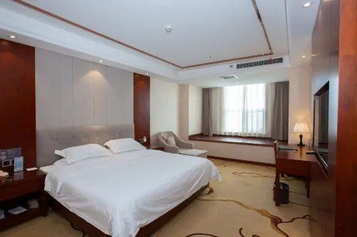 Elong R.YUN Hotel (Handan Daming City Bus Station) Hotels in Daming