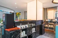 Lemon Shadowplay Hotel (Kunming Railway Station and Hedianying Subway Station) - سبا