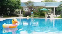 WUYI MOUNTAIN YUEHUA RESORT - Rooftop Pools