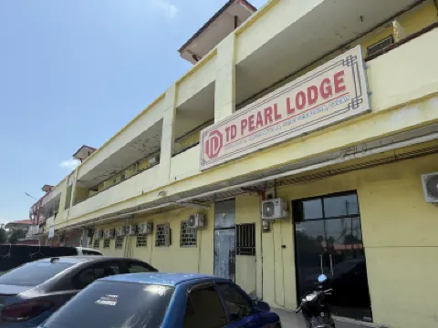 TD PEARL LODGE Hotel berhampiran Sinar Harapan House