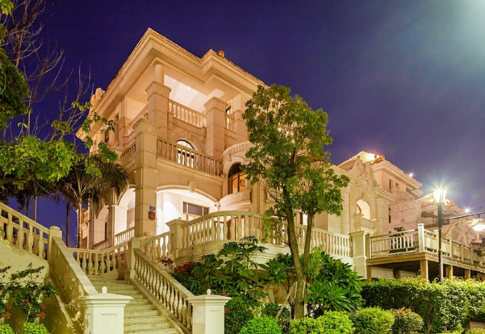 투이 블루 샤먼 시사이드 온천