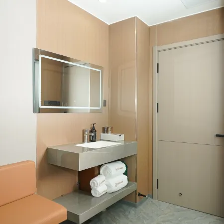 Huilixiang International Hotel Отели рядом с достопримечательностью «Китайская медицинская больница в новом районе западного побережья Циндао»