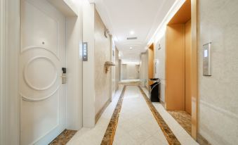 Holiday BinHui Hotel