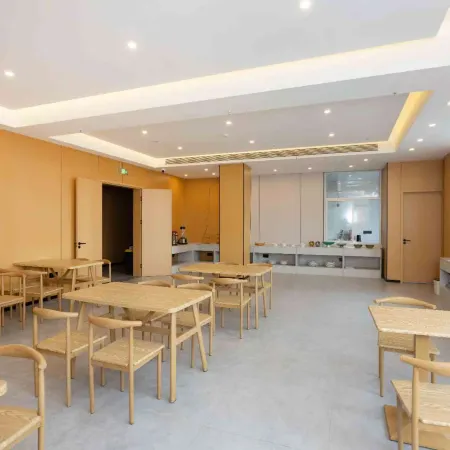 Qingmu Collection Hotel (Tongcheng International Financial Plaza Wangxi East Road)