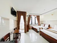 BEAR HOTEL & HOMESTAY