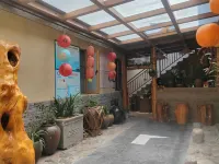 Hanyuan Zhuoma Yard Boutique Homestay - Mountain view