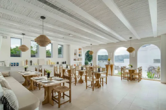 Miyue · Shenzhen Blue and White Saint Island Cliff Hot Tub Boutique Stay Отели рядом с достопримечательностью «Международная прибрежная туристическая зона Сичонг»