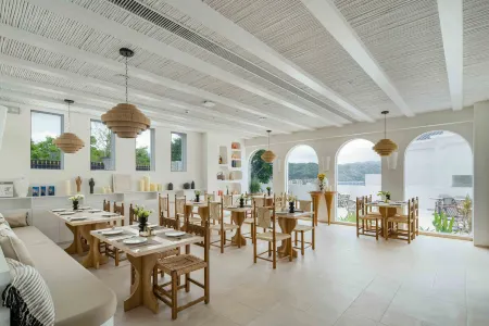 Miyue · Shenzhen Blue and White Saint Island Cliff Hot Tub Boutique Stay Отели рядом с достопримечательностью «Dapeng Ancient City»