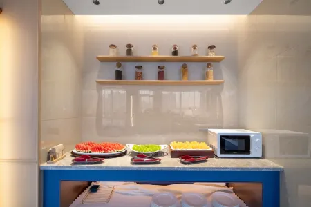 Elong Anyue Hotel (Shanghai Hangtou Pulehui Plaza Branch) Отели рядом с достопримечательностью «Shanghai Vocational and Technical College of Traffic (Pudong Campus)»