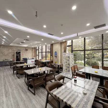 Friendship Star Hotel (Huanxuan Road Provincial People's Hospital)