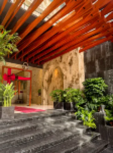 더 솔리트 호텔, 나이스시 관리 사이공 일본 타운 주변 호텔