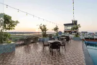 Aaron Hotel - Swimmingpools