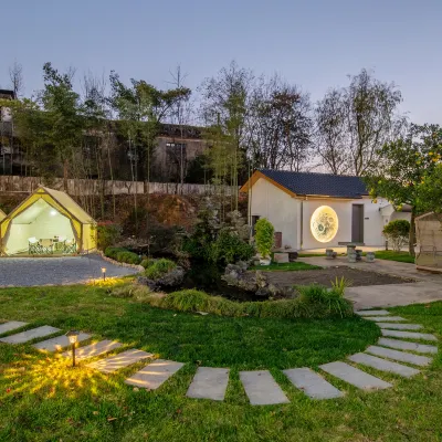 Shanshuijian · Deep Courtyard · Family Vacation Boutique Stay (OMG Heartbeat Paradise) Hotels near Chuiyun Tongtian River