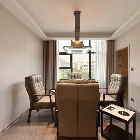 Youngsun Seasons Hotel(Zhenfu&Yunxi Middle School)