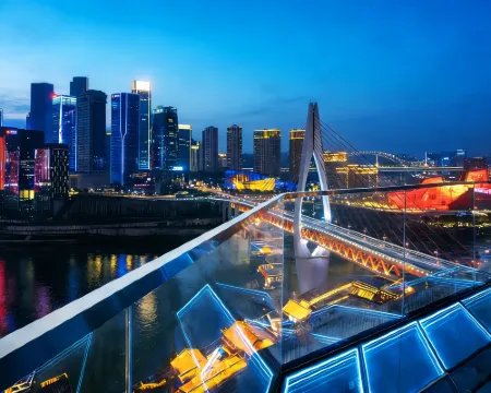 홀리데이 리버뷰 호텔, 충칭 (제팡베이 홍야동) 충칭 호텔