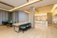 Liyi Hotel (Changchun Zoological and Botanical Park Guilin Street)