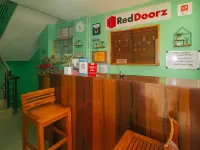 RedDoorz near EDSA Camp Crame Hotels near Camp Aguinaldo