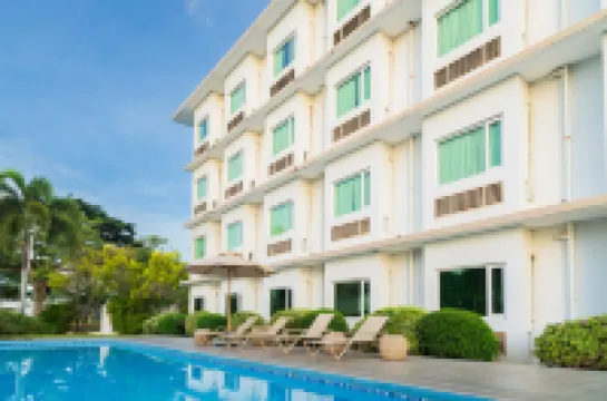 Microtel by Wyndham South Forbes Near Nuvali Hoteles en 