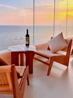 Clover Travel Seaview Apartment