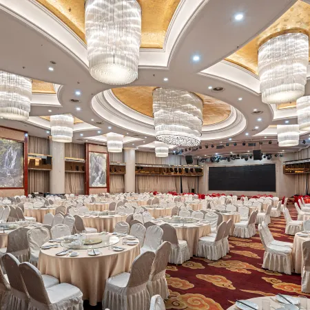 Ronzou International Hotel