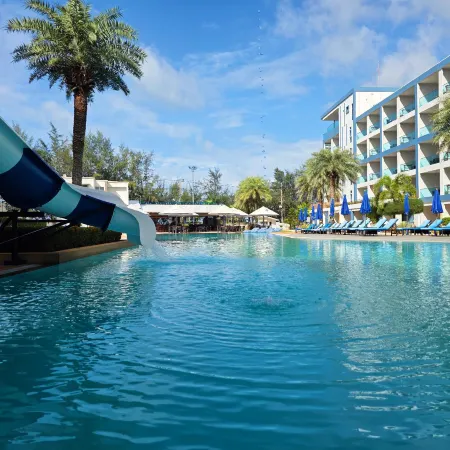 GrandBlue Resort & Beachclub