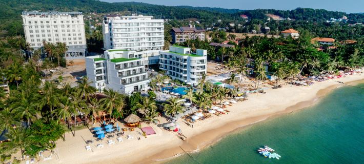 Sunset Beach Resort & Spa - Beachfront Pirate Fire Show Hotels in Phu Quoc Island