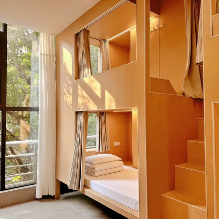 F18 Hub Hostel