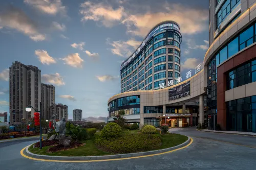 Pattaya Hotel Zhangzhou - 4-Star