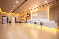 Xinyibai Hotel (Dandong Railwany Station&Yalu River Broken Bridge) - Family